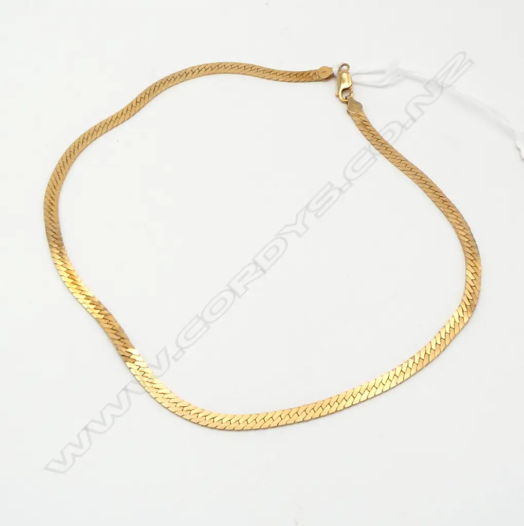 9ct YELLOW GOLD FLAT LINK NECK CHAIN   L.45cm. 19.4gms SLIGHT DAMAGE TO CHAIN Image 1++