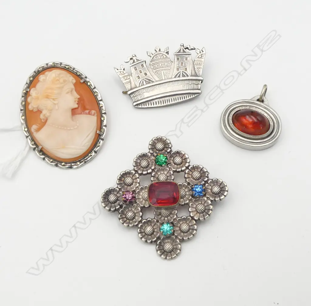 4 SILVER BROOCHES; JORGEN JENSEN STG SILVER PENDANT, 800. SILVER CAMEO etc faults to one Image 1++