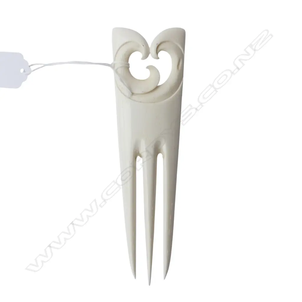 CARVED BONE MAORI HERU (HAIR COMB) H.170mm Image 1++