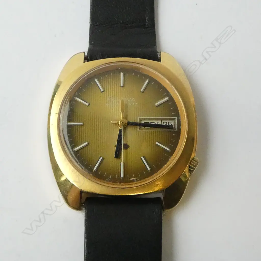 RETRO BULOVA ACCUQUARTZ WRIST WATCH, RUNNING Image 1++