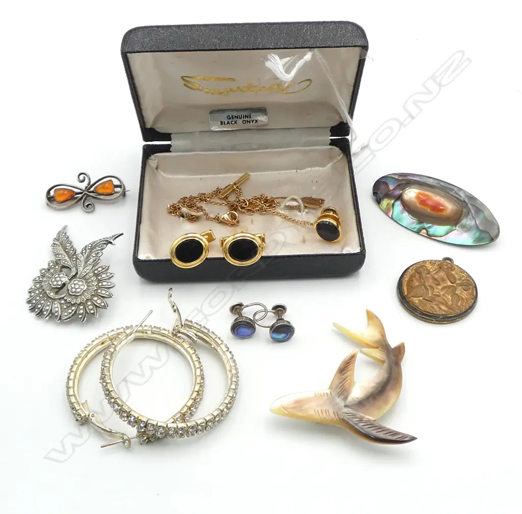 ASST. COSTUME JEWELLERY Image 1++