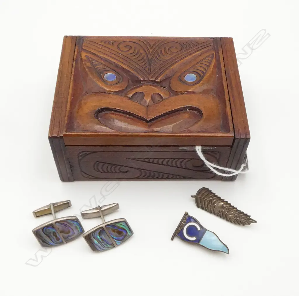 MAORI CARVED HINGED LID BOX + PR SILVER & PAUA CUFF LINKS + 2 other badges Image 1++