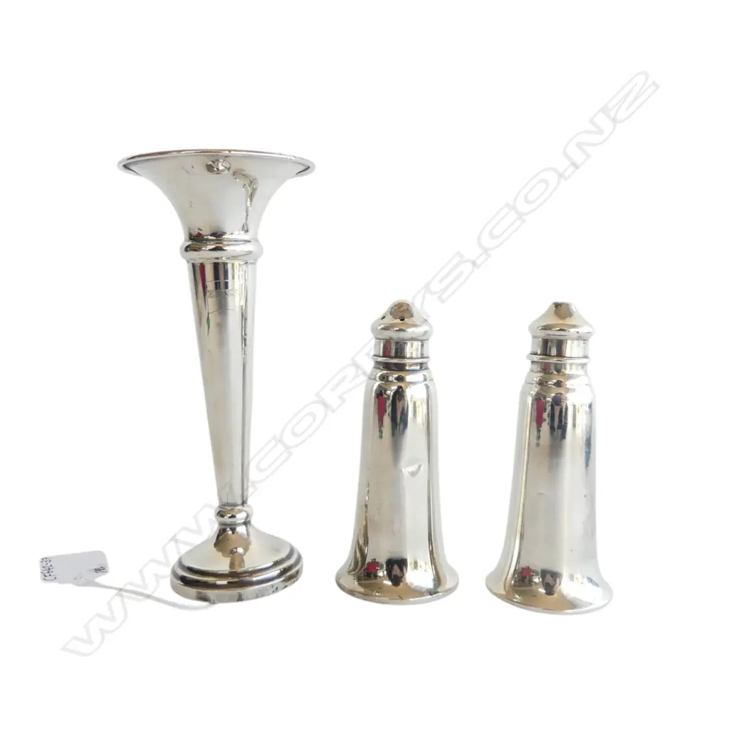 STG SILVER SPILL VASE (WEIGHTED) + 'W.J.B.' .925 SILVER S/P Approx. 224gms (dated1986 vase) Image 1++