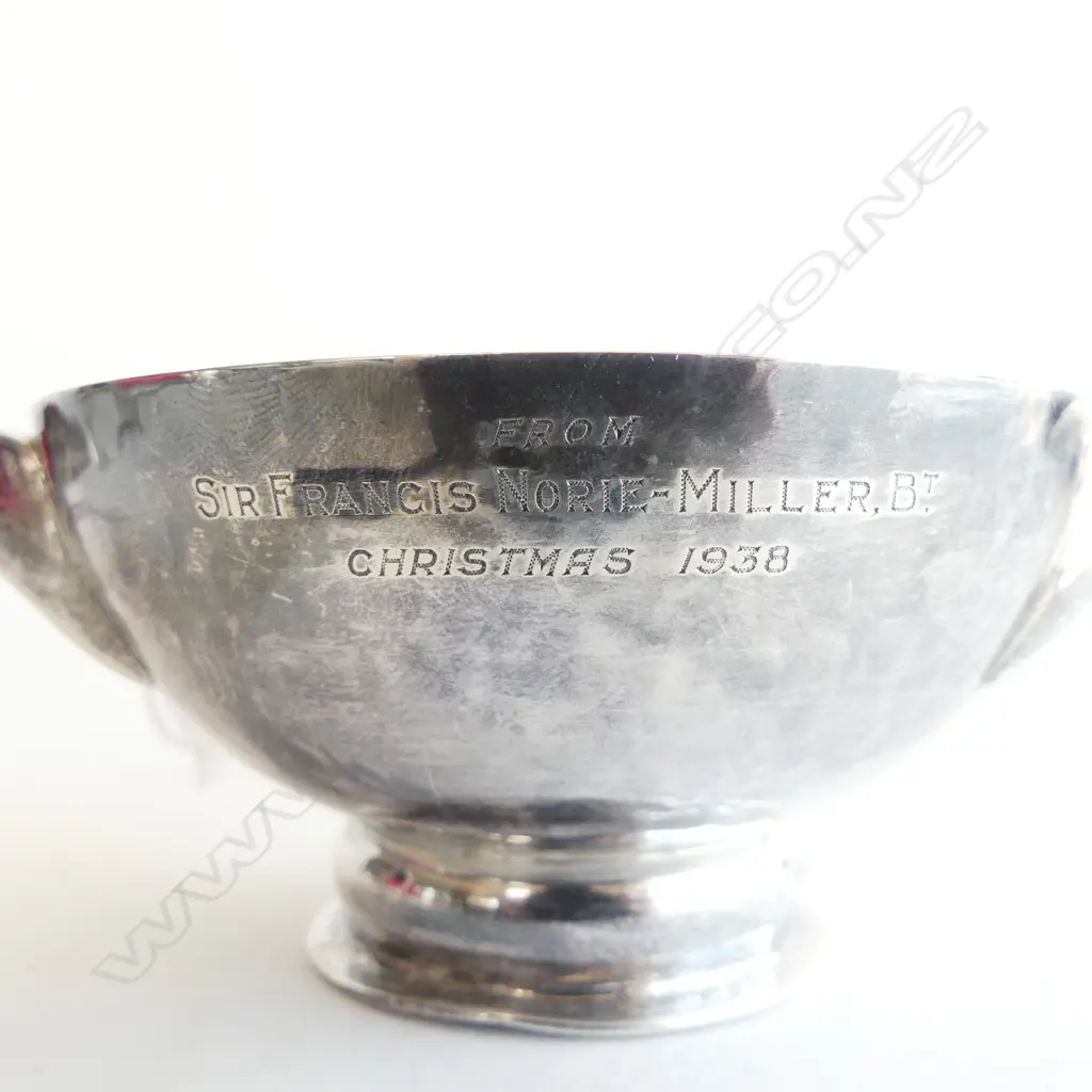 STG SILVER QUAISH WITH PLANISHED FINISH, LONDON1938, 138gms engraved Sir Francis Norie-Miller Image 1++