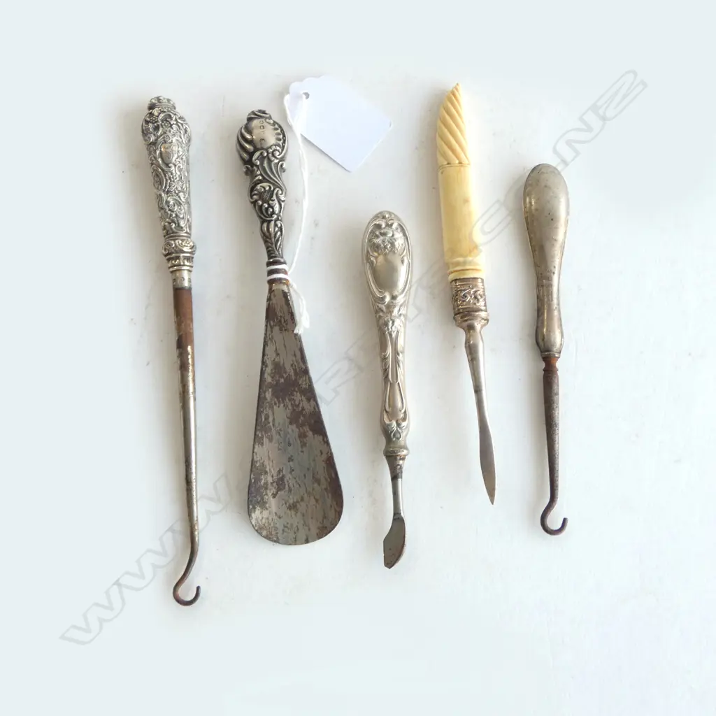 4 STG SILVER HANDLED DRESSING TOOLS AF + 1 OTHER Image 1++