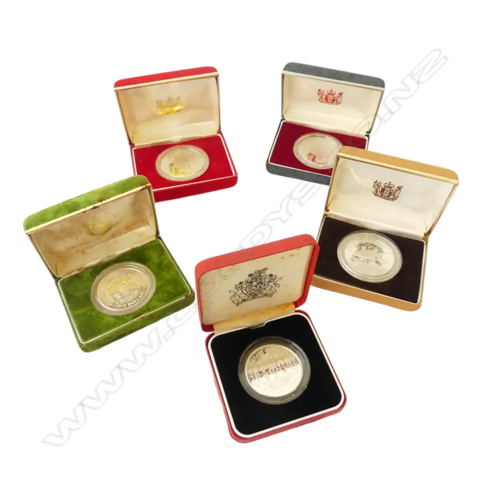5 CASED NEW ZEALAND STG SILVER DOLLAR COINS, approx.136gms Image 1++