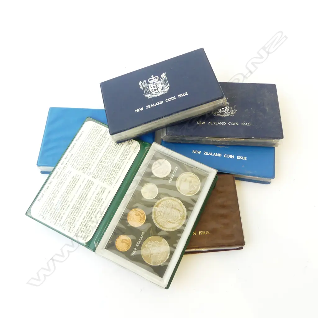 6 NEW ZEALAND COIN ISSUE SETS INCLUDING .925 SILVER DOLLARS approx. 230.25gms Image 1++