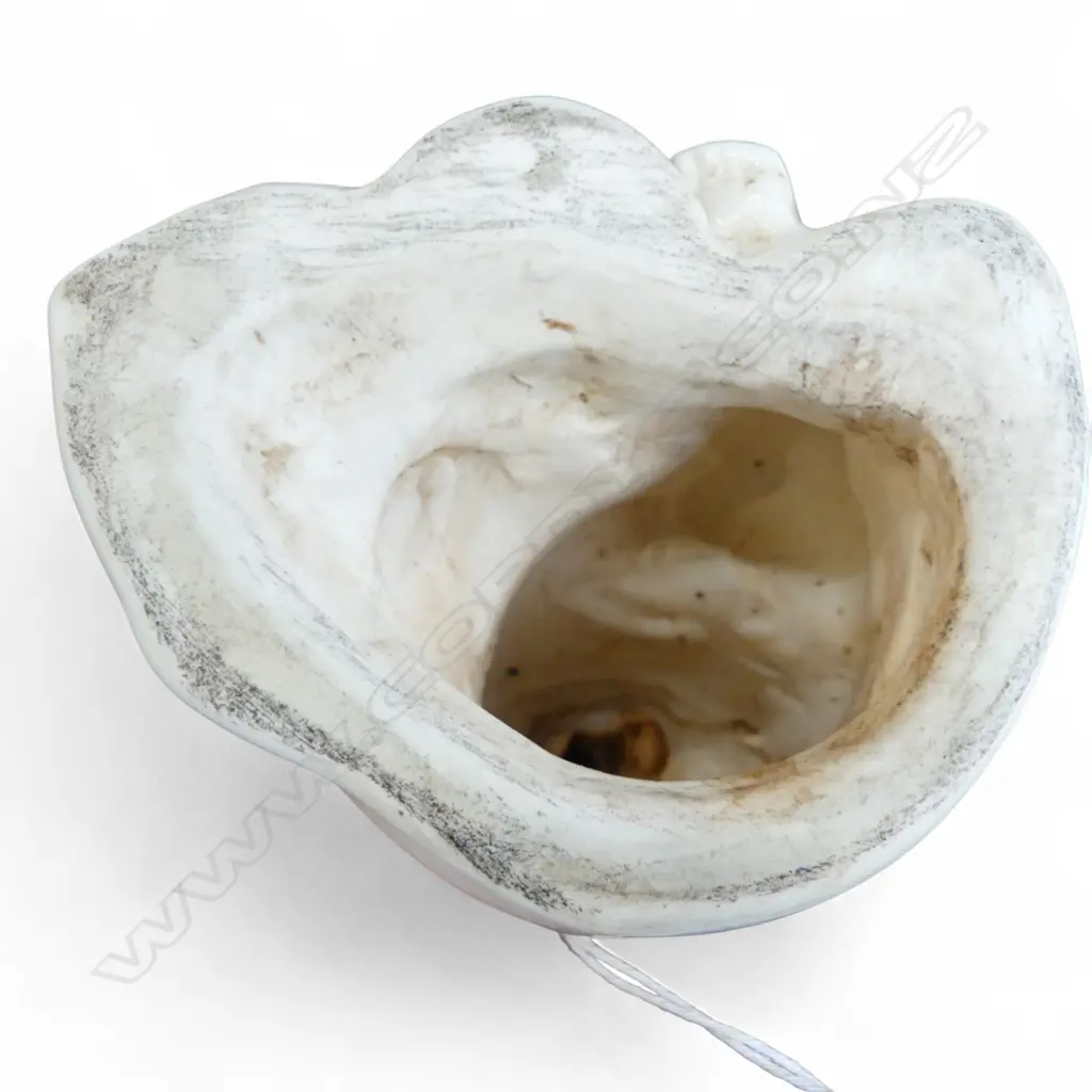 CERAMIC GUAN YIN H.130mm ON STAND 130mm dia Image 1++