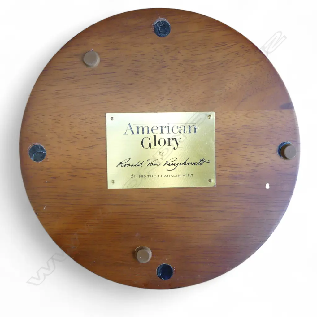 CERAMIC GUAN YIN H.130mm ON STAND 130mm dia Image 1++