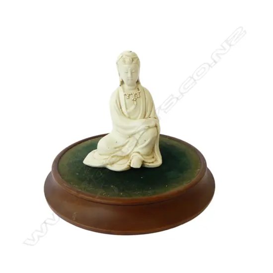 CERAMIC GUAN YIN H.130mm ON STAND 130mm dia