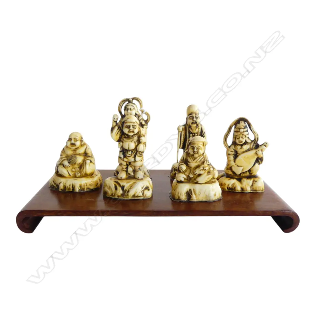 6 ORIENTAL FIGURES ON STAND W.175mm Image 1++