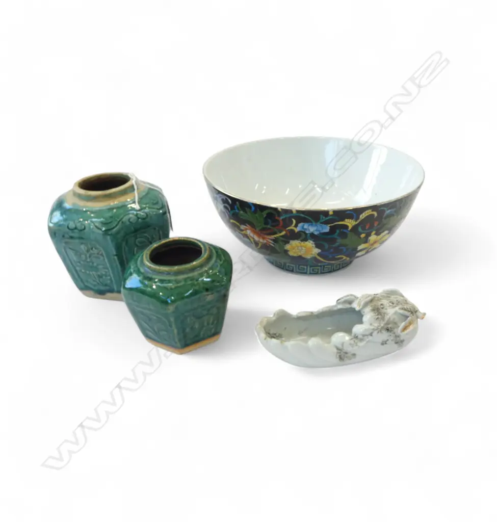 4 ORIENTAL PCES: 2 old green glaze ginger jars + lge bowl etc Image 1++