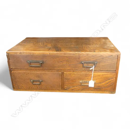 19thC JAPANESE KEYAKI WOOD SMALL 3 DRAWER CHEST showing strong grain 545 x 315 x 225mm