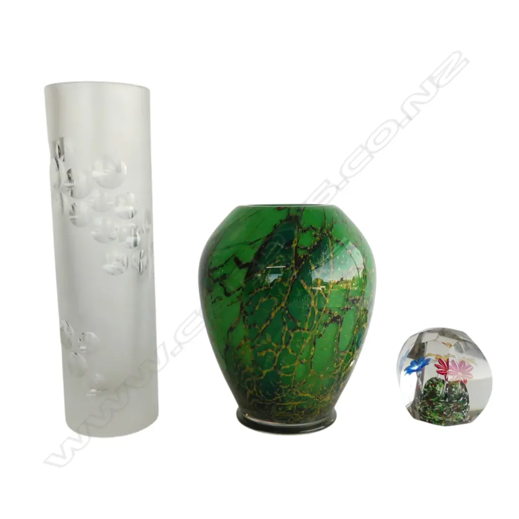 FACETED ART GLASS PAPER WEIGHT + 2 VASES H.315mm Image 1++