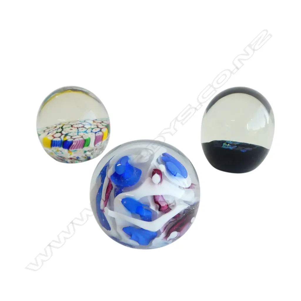 3 ART GLASS PAPER WEIGHTS H.70mm Image 1++