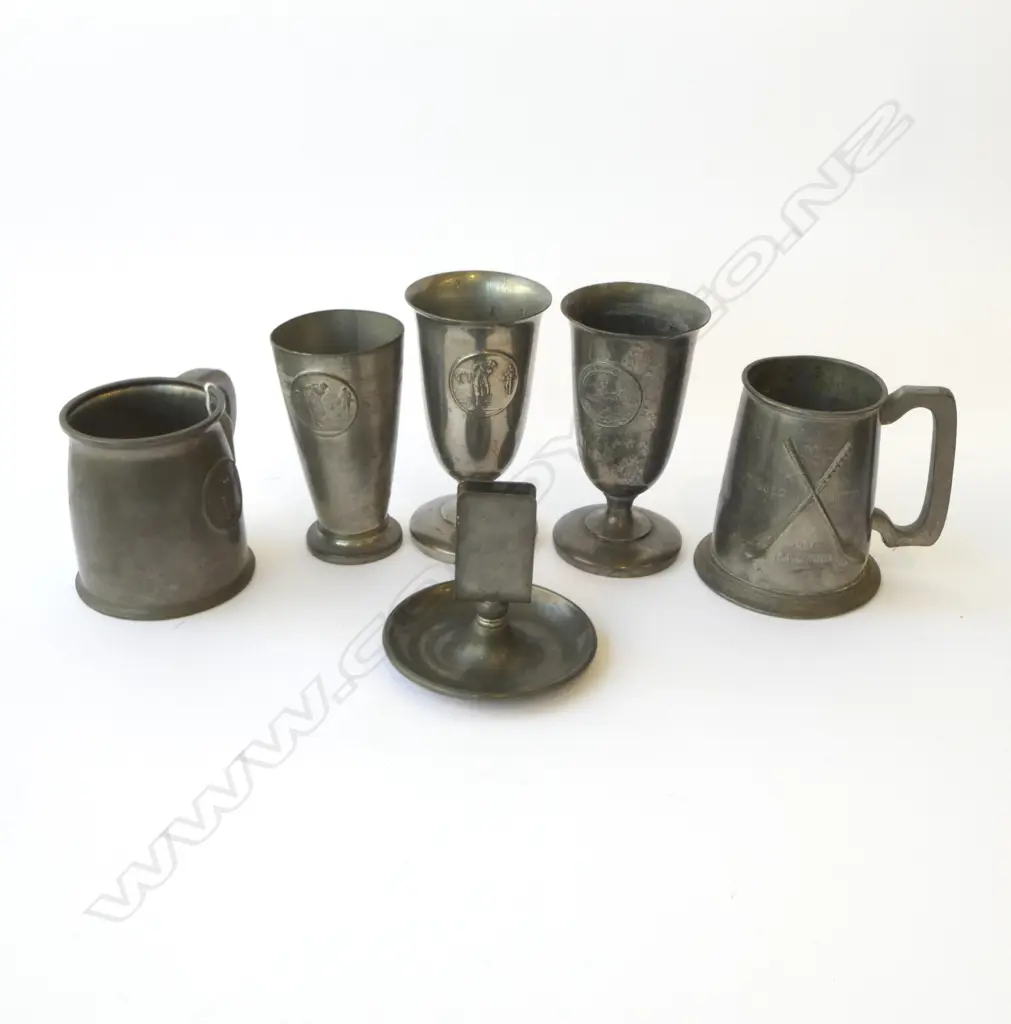 SIX VINTAGE PEWTER GOLFING TANKARDS, BEAKERS & MATCHOLDER, H.100-150MM Image 1++