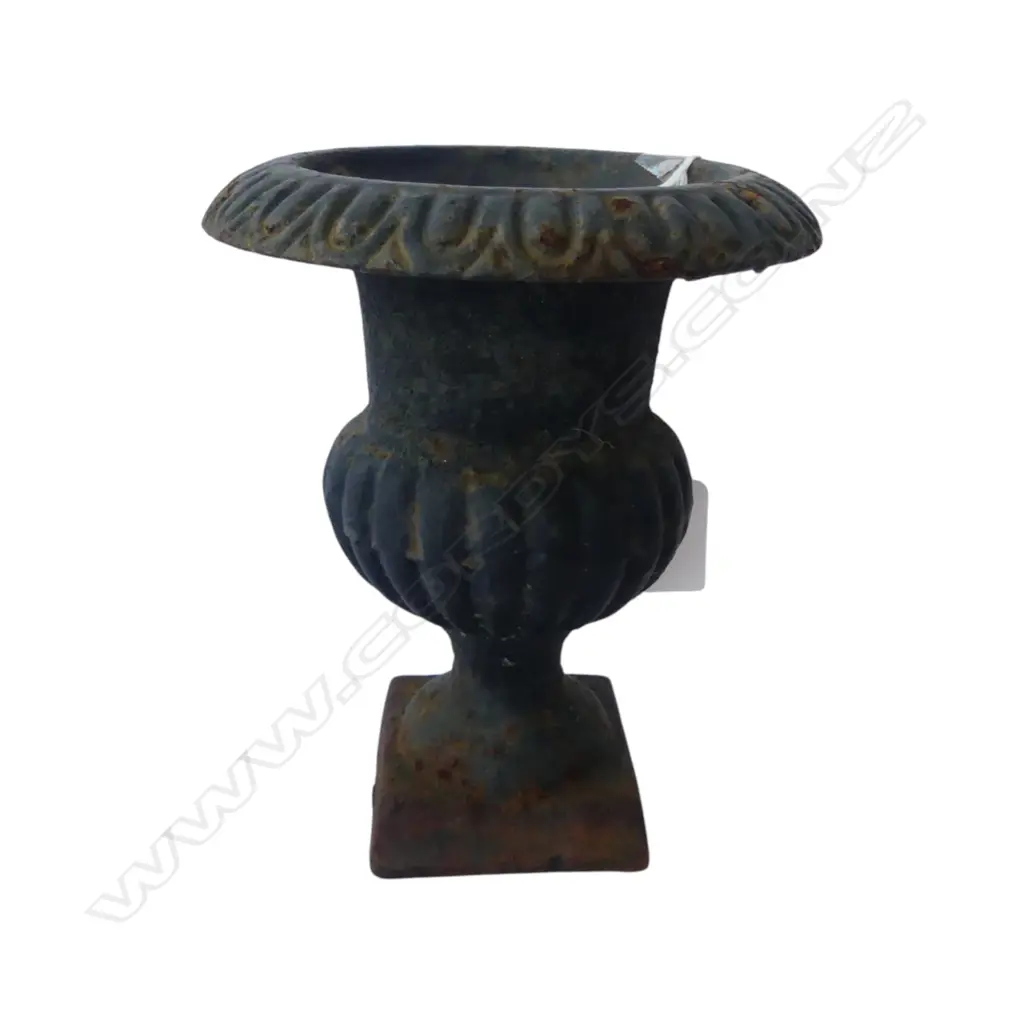 SMALL CAST IRON URN H.155mm Image 1++