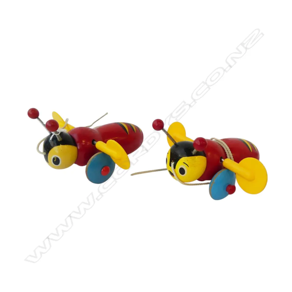 2 BUZZY BEE PULL ALONG TOYS L.160mm Image 1++