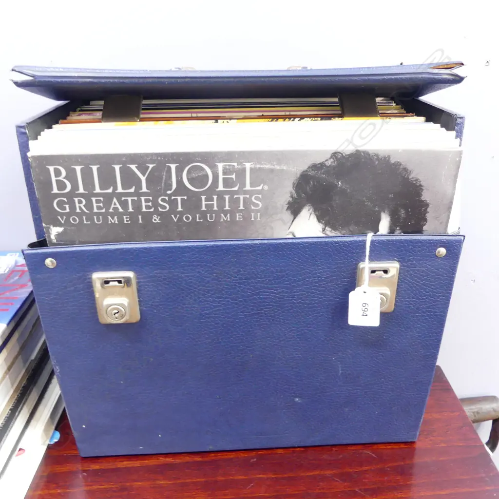 ASST. RECORDS IN CARRY CASE Image 1++