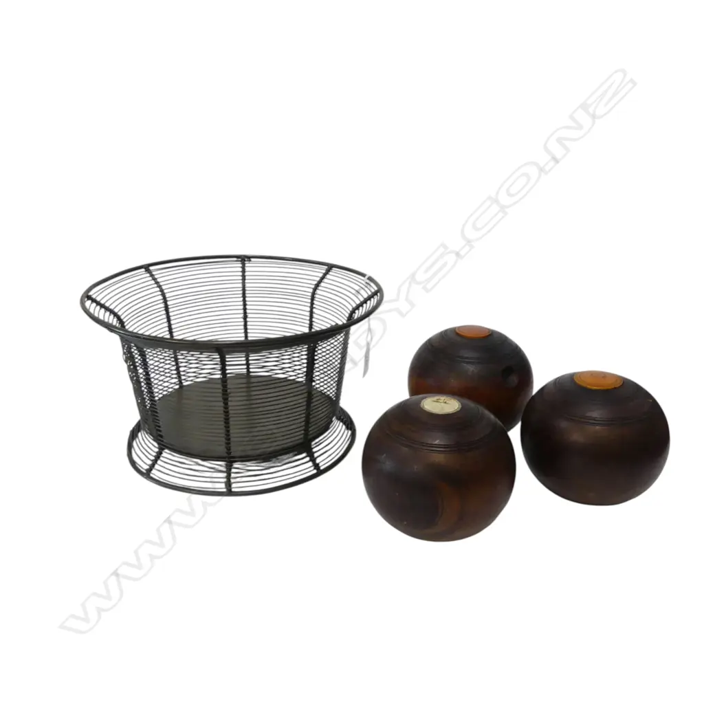 3 VINTAGE LAWN BOWLS & METAL BASKET Image 1++