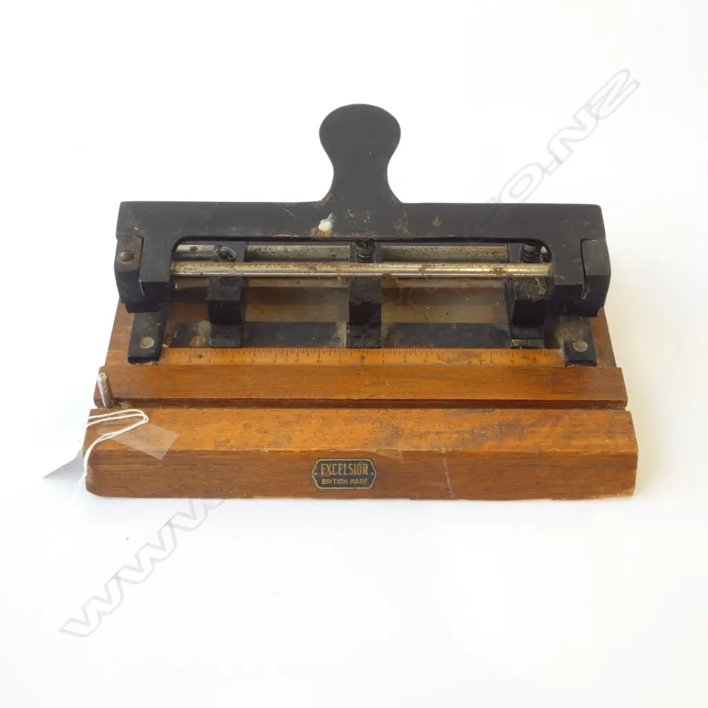 ANTIQUE NO.67 HOLE PUNCH BY ‘EXCELSIOR BRITAIN’ ADJUSTABLE HOLE MEASURES, L.305MM W.210MM Image 1++