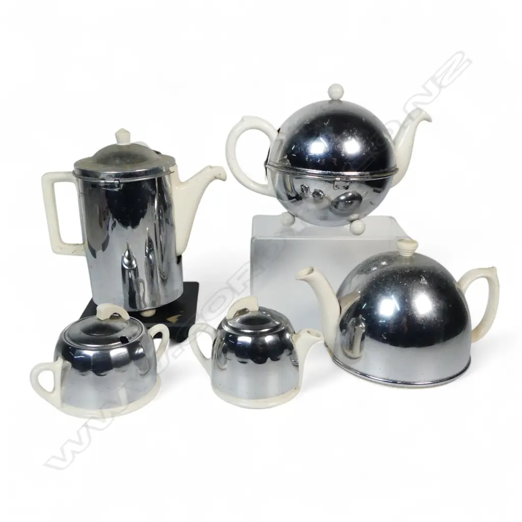 ENGLISH CHROME & CHINA 'STAYHOT' 5 PCE TEASET. H.220mm TALLEST Image 1++