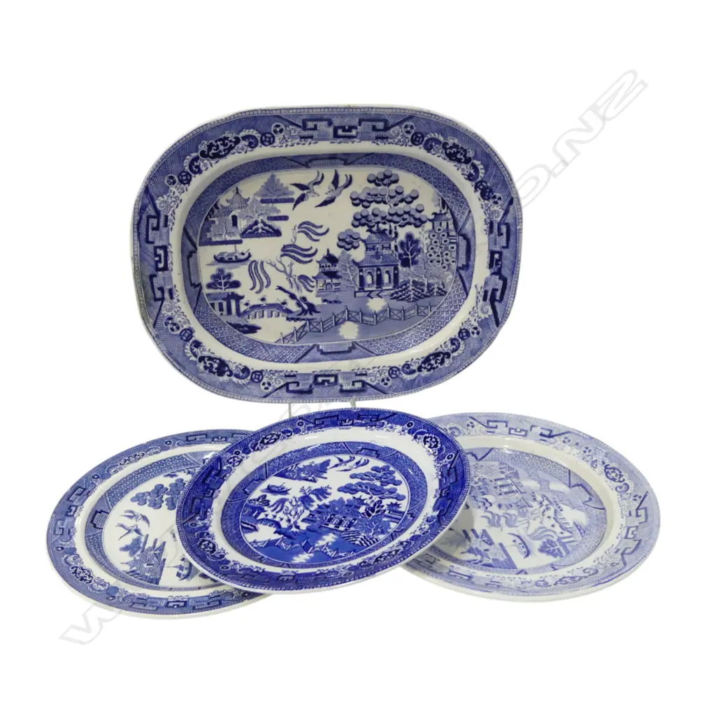 VICTORIAN WILLOW PATTERN ASHETTE W.410mm + 3 OTHER WILLOW PATTERN PLATES some small chips Image 1++
