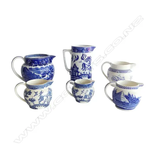 5 WEDGWOOD WILLOW/ PATTERN JUGS + BOLIAN WARE JUG( small chip)  H.150mm