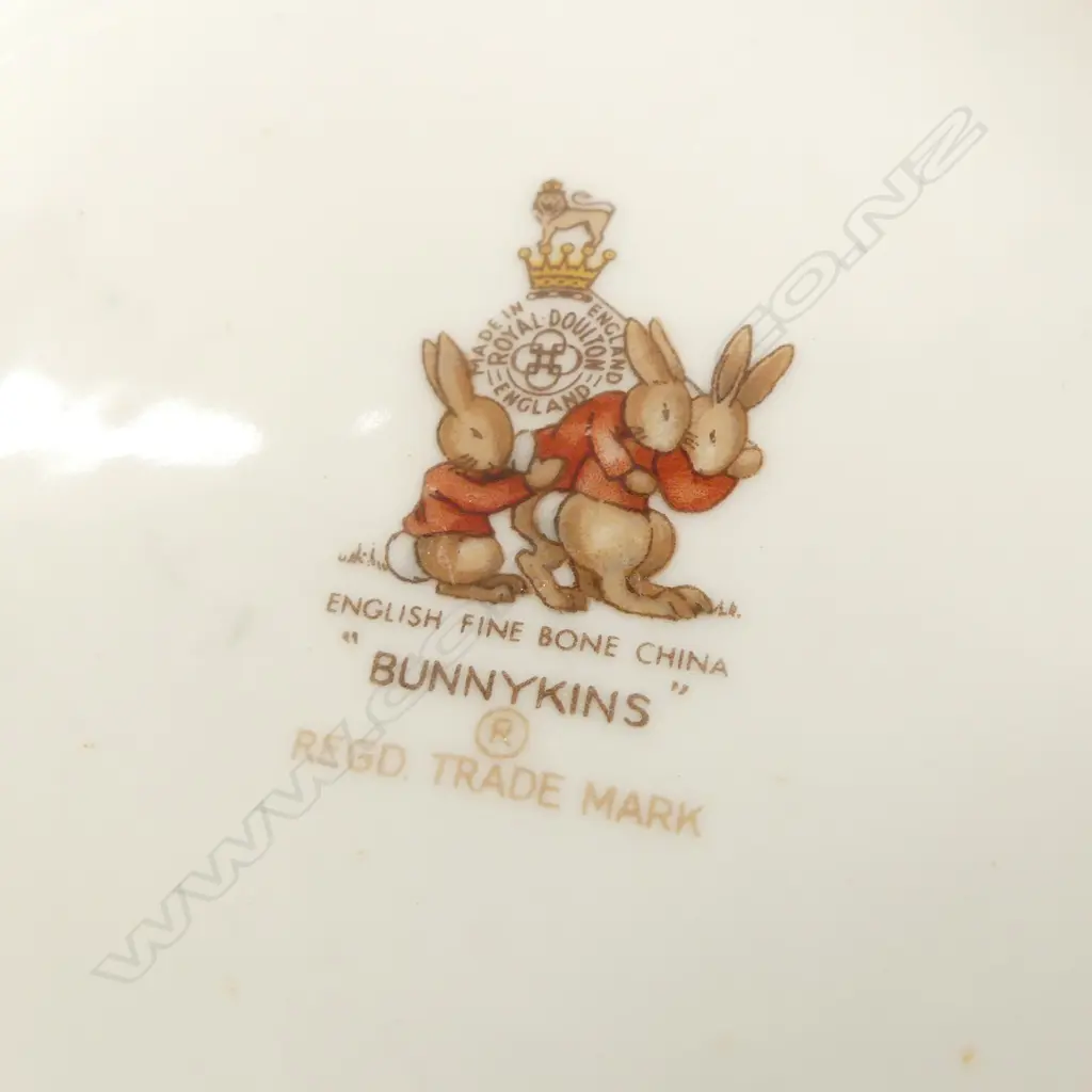 VINTAGE B/W ASHETTE, DOULTON CABINET PLATE, 3 PCS ENGLISH CHINA , TWO BUNNIKINS DISHES & TORQUAY COMPOTE Image 1++
