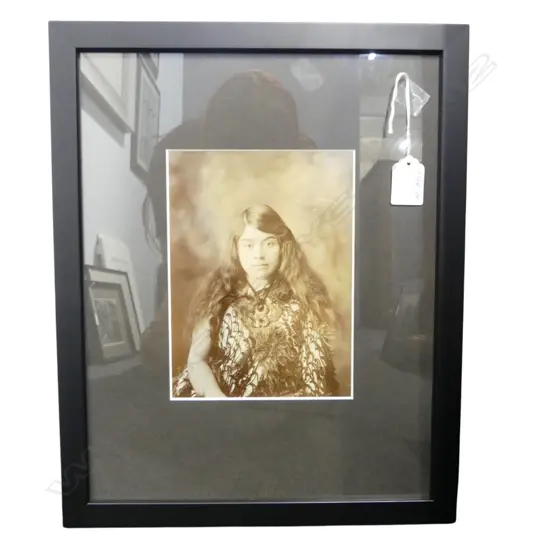 c.1900 PHOTOGRAPHER UNKNOWN portrait of a Māori woman wearing hei tiki & tag clock 185 x 140mm