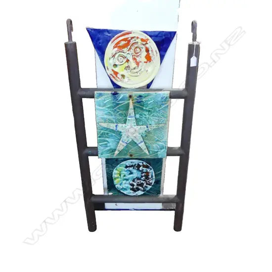 SCULPTURE; 3 CERAMIC PANELS ON LADDER LIKE METAL FRAME 980x480mm