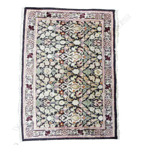 SMALL SILK RUG 890x650mm