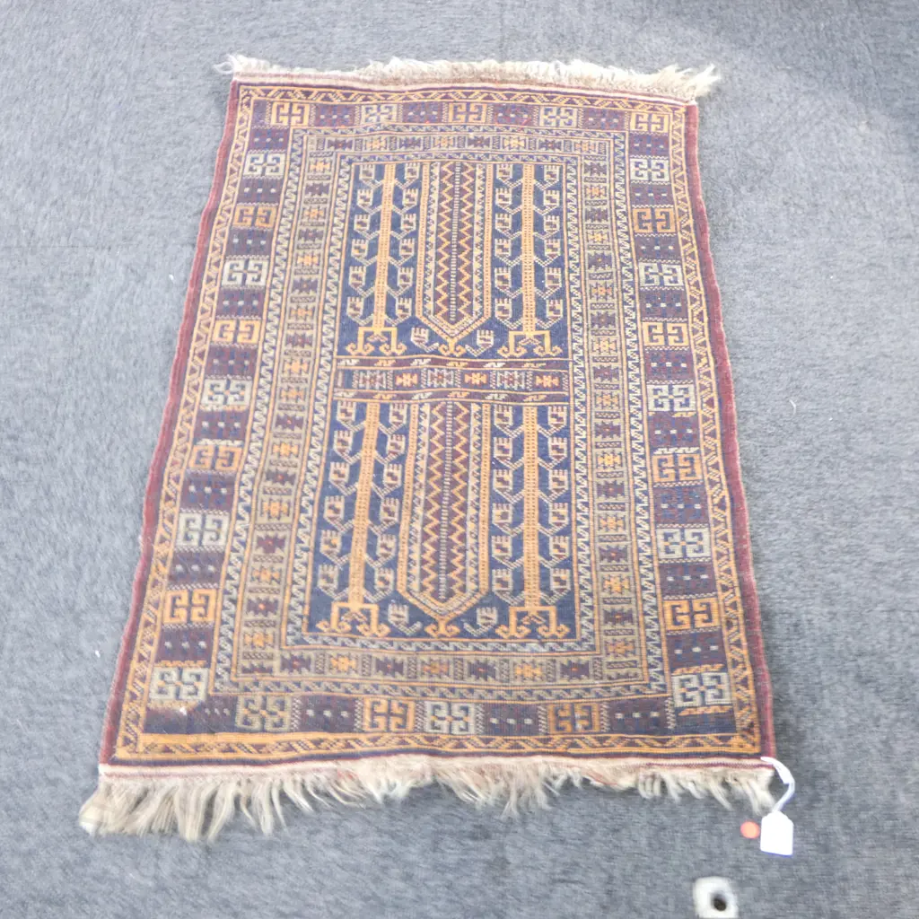 HAND KNOTTED ALL WOOL RUG 900x630mm Image 1++