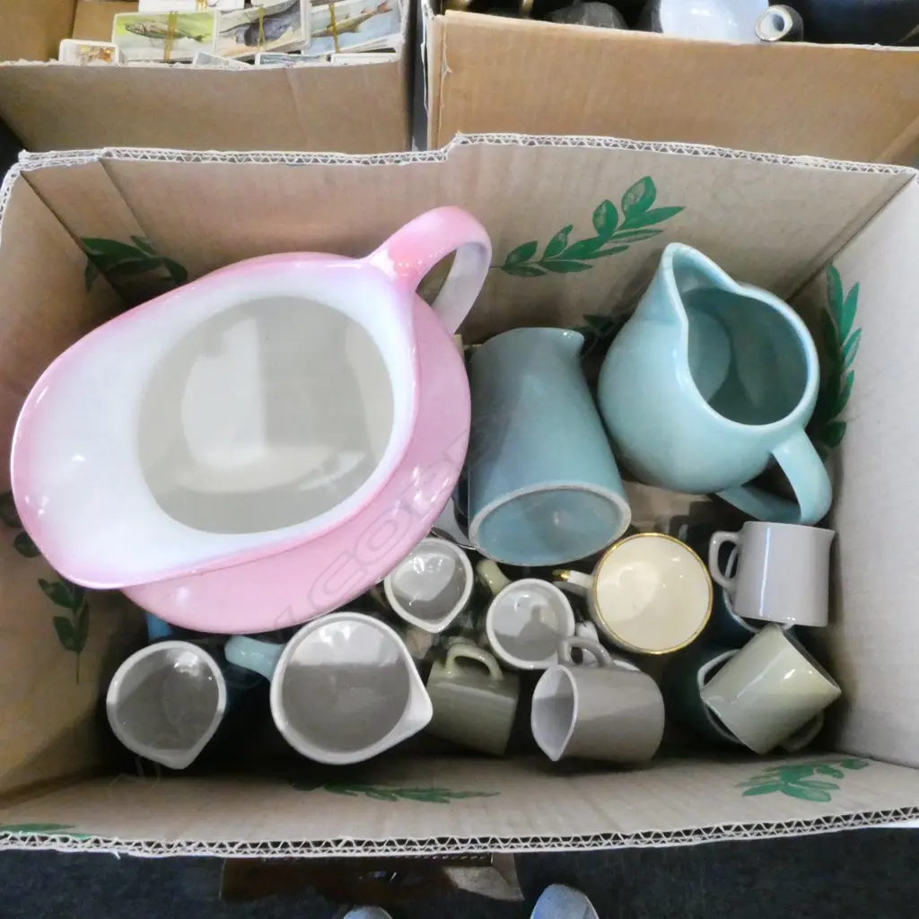 ASST JUGS INCL. CROWN LYNN COLOUR GLAZE ETC Image 1++