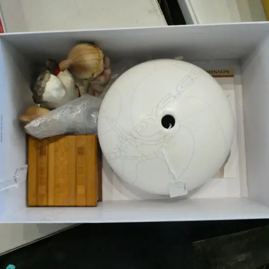 COLLECTABLES; NZ TIMBERS BOX, PR VINTAGE LEFTON PRAYING BOY & GIRL, INUIT FIGURINE & DISC VASE