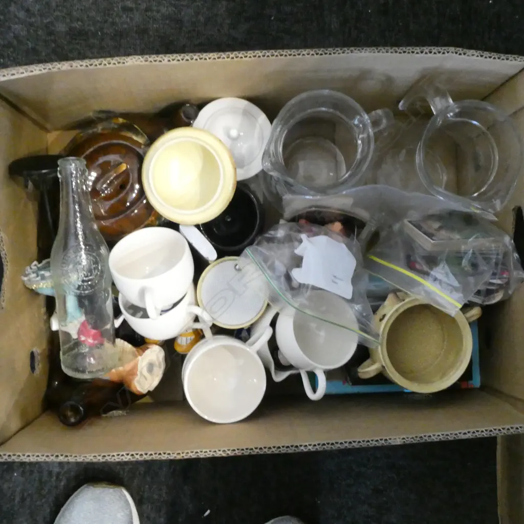 BOX OF ASST. COLLECTABLES; ALL BLACKS CARDS, WADE WHIMSIES, etc Image 1++