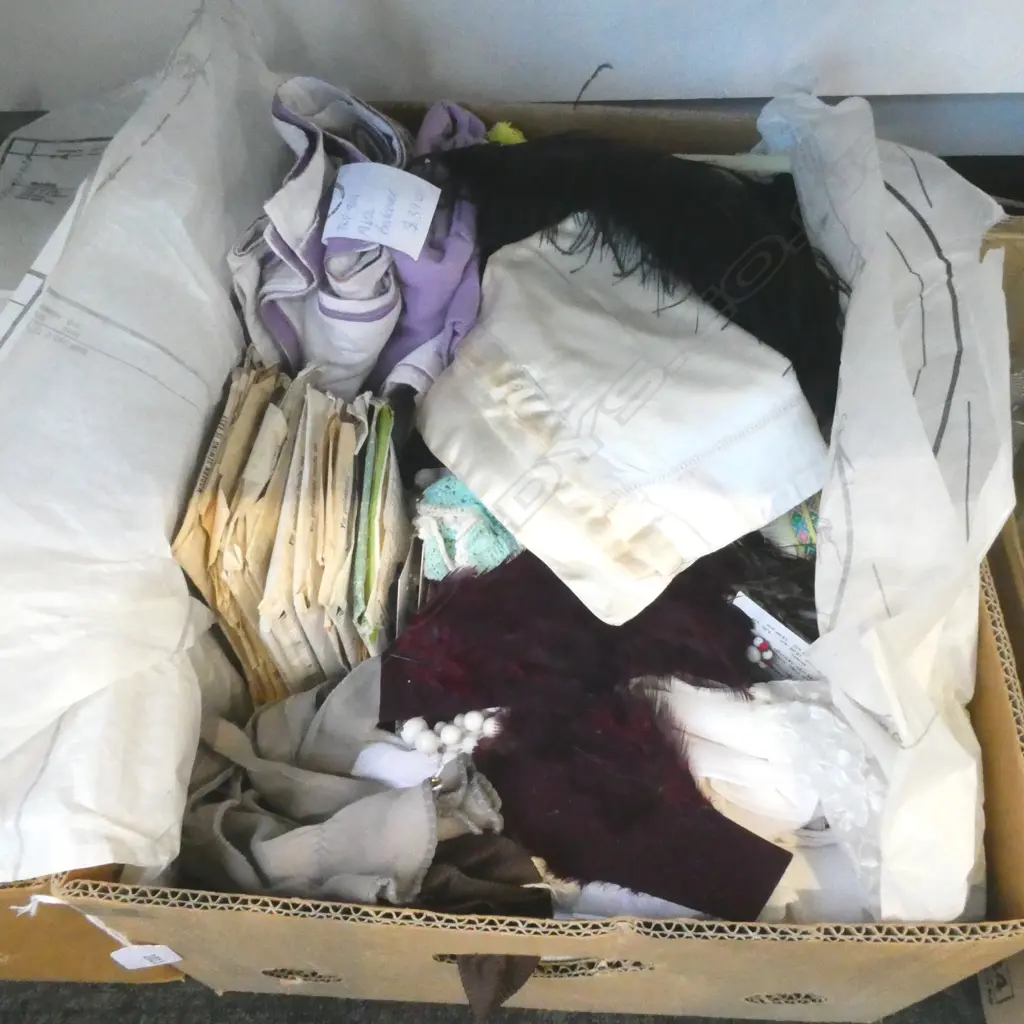 ASST. VINTAGE FASHION; LINENS, EARRINGS, GLOVES ETC Image 1++