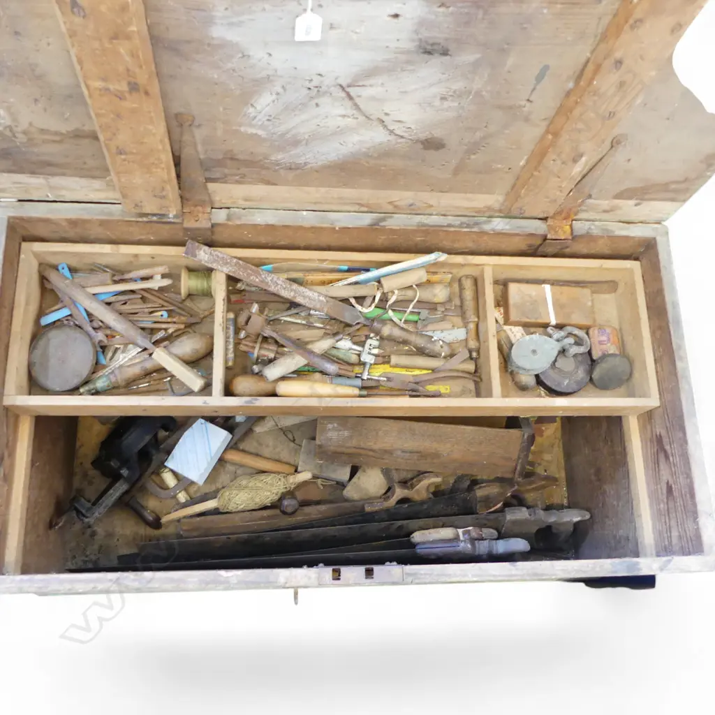 ANTIQUE WOODEN TOOL BOX + CONTENTS 980x515x480mm Image 1++