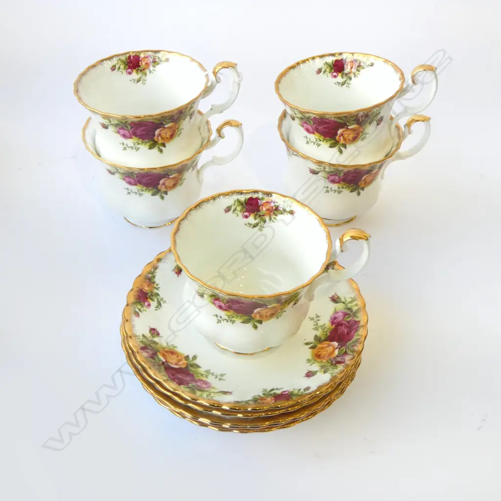 5 LARGE ROYAL ALBERT OLD COUNTRY ROSES BREAKFAST CUPS & SAUCERS 10PCS Image 1++