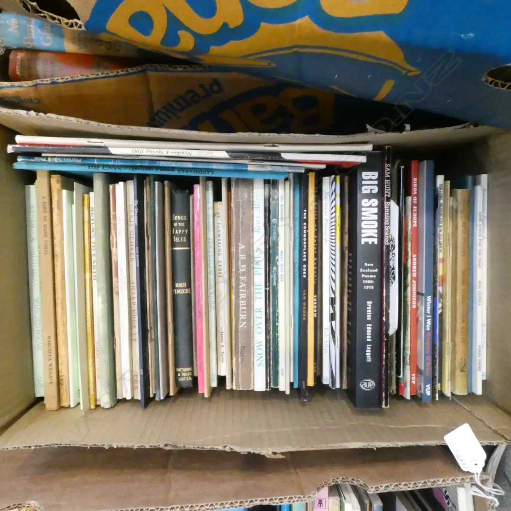 ASST. N.Z. POETRY BOOKS many signed by poets Image 1++