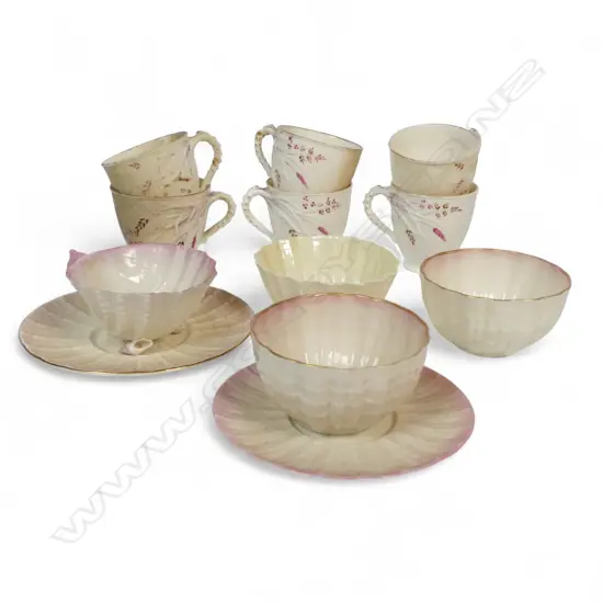 SMALL COLLECTION OF BELLEEK CUPS/SAUCERS & CUPS