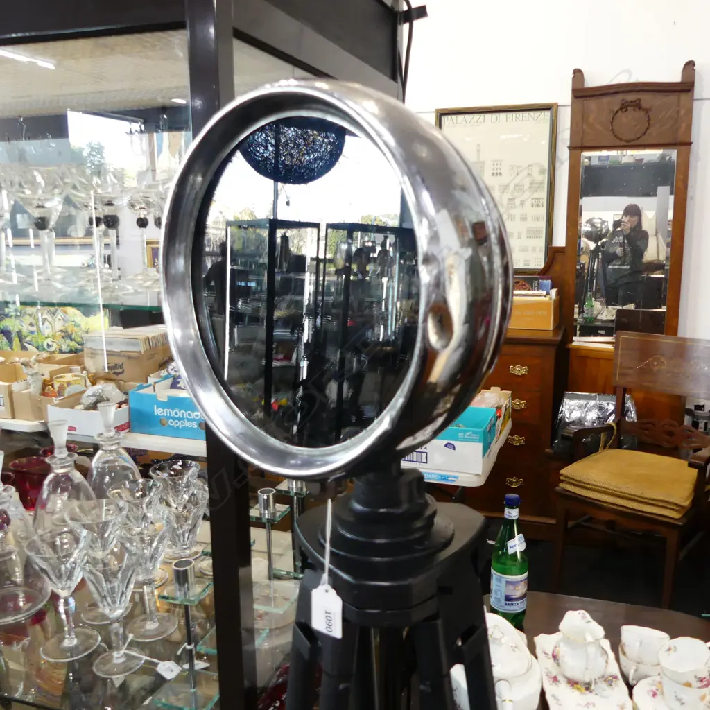 TRIPOD LAMP H.1600mm Image 1++