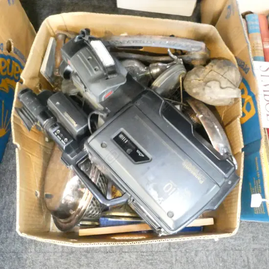 BOX OF ASST. COLLECTABLES INCLUDING CAMERA etc