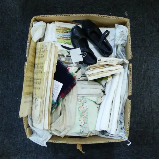 VINTAGE LINENS, BUTTONS ETC