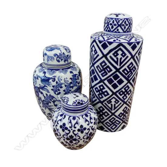 3 B/W LIDDED CONTAINERS H.450mm