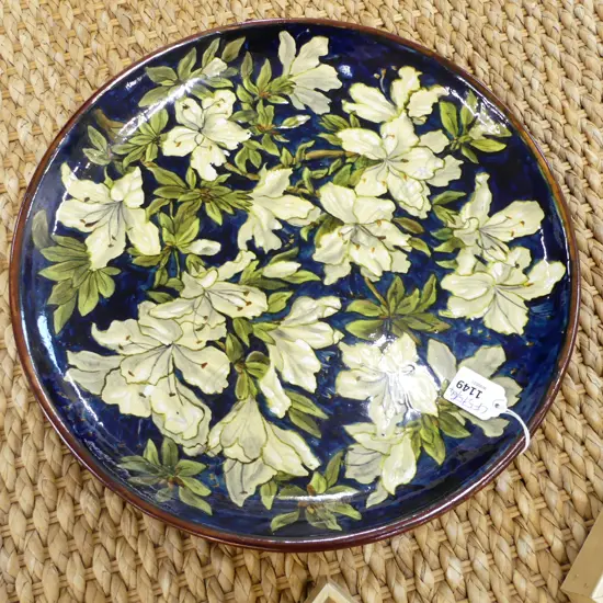 DOULTON LAMBETH FAIENCE CHARGER 365mm dia, HAIRLINE