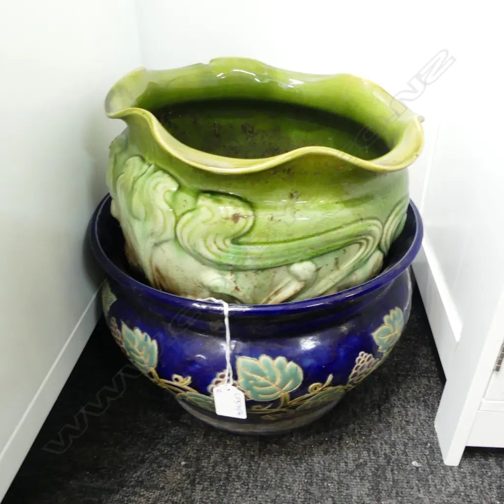 2 GLAZED GARDEN POT JARINIERES H.205mm, 300mm dia - green w. rim chip Image 1++