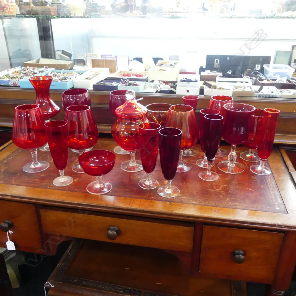 RED ART GLASS H.260mm Image 1++
