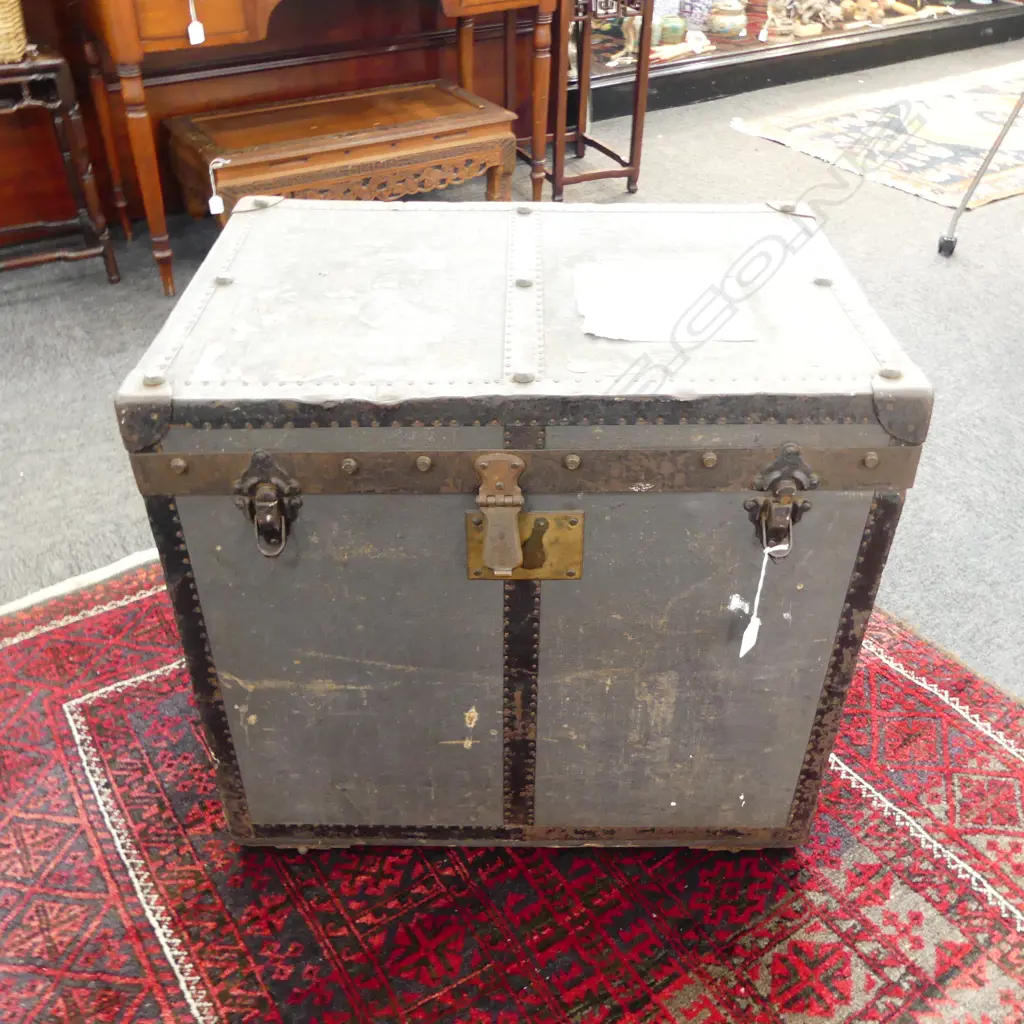 VINTAGE STEAMER TRUNK 620x440x570mm Image 1++