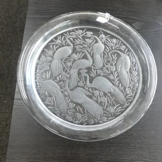 LALIQUE CHARGER w. PEACOCK DESIGN 390mm dia